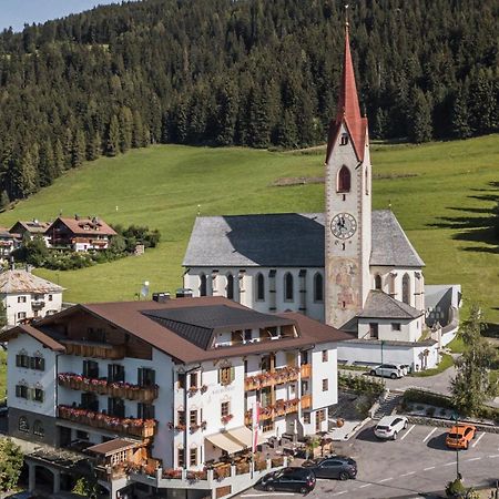 Hotel Kirchenwirt Dobbiaco Exterior foto